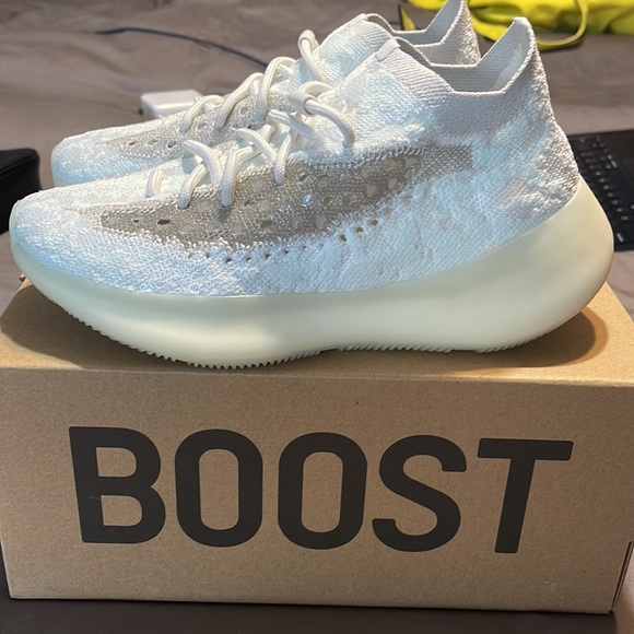 yeezy 380 boost - Picture 2 of 6